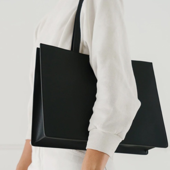 BAGGU Handbags - Baggu Large Leather Retail Tote